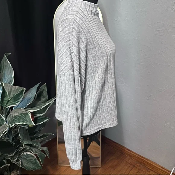 SHEIN Light Gray Ribbed Knit Sweatshirt - Picture 4 of 6